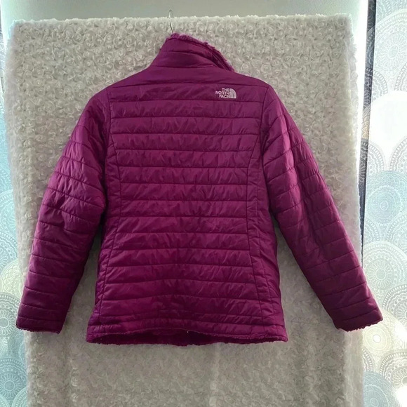Purple North Face Reversible Jacket. Excellent condition! Fits like a XS or S wm - Picture 3 of 4